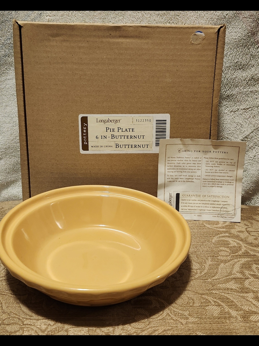 Longaberger 6" Pie Plate # 3122350 Woven Traditions Pottery. Butternut color.
